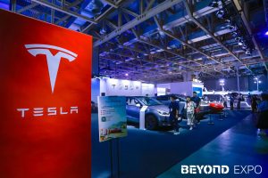 Китайските производители ще запазят преднина, въпреки FSD функциите на Tesla