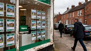Rightmove shares drop 10% amid fee dispute with agents