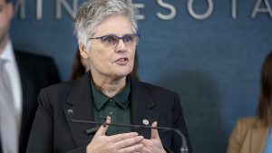 Минесота съди правителството за достъп до доказателства за 3 убити стрелби от федерални служители