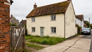 Rental advert withdrawn after voting rights controversy