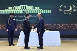 Пакистан отличава китайски хирург за принос към местното здравеопазване